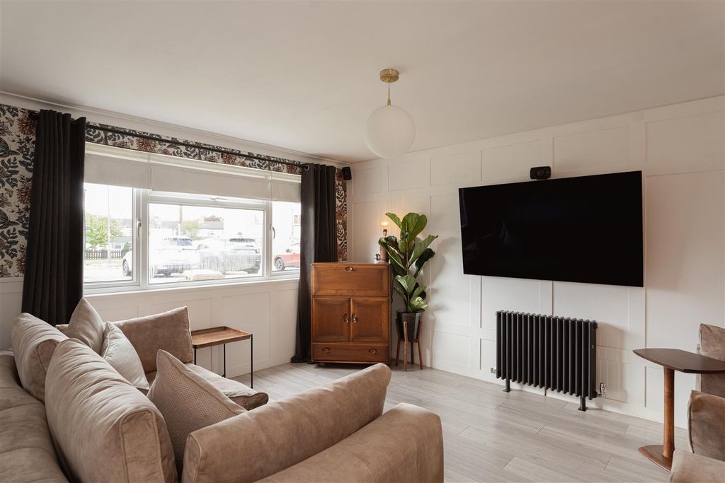 Property photo 3 of 17 4.Jpg