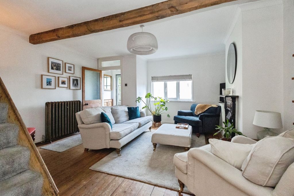 Property photo 3 of 18 Pbox-Img.Jpg