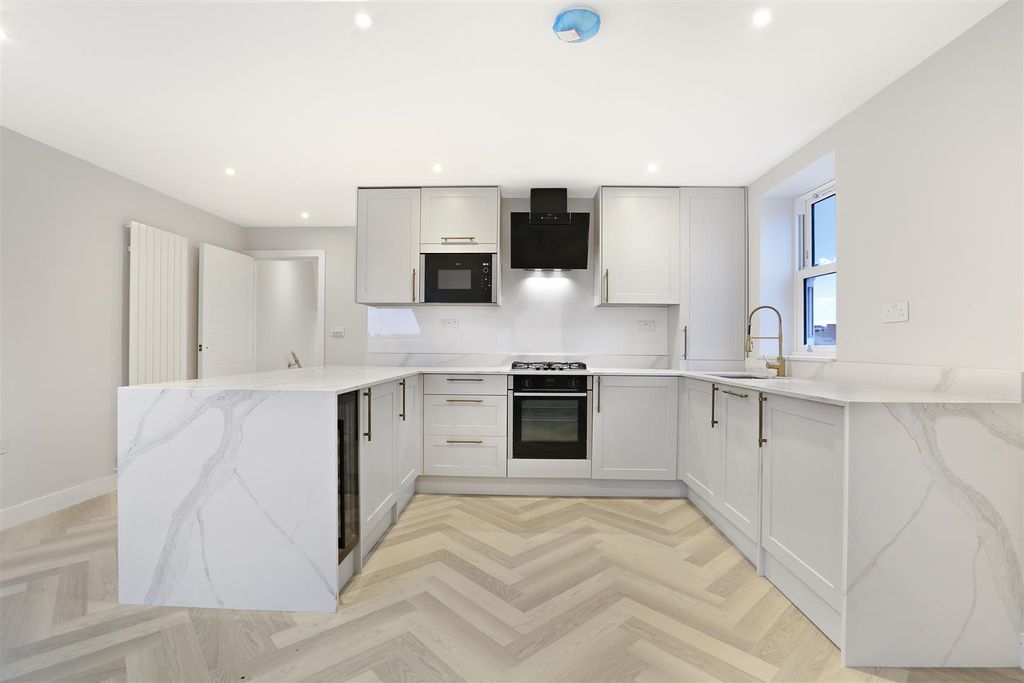 Property photo 1 of 13 Ach_8090.Jpg