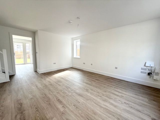 Property photo 2 of 10 Living Room