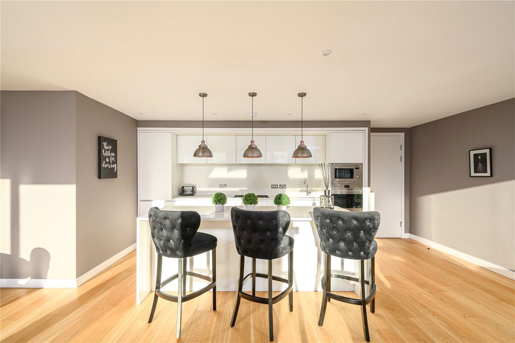 Additional image 4 of 4 bed flat for saleSimpson Loan, Quartermile, Edinburgh EH3