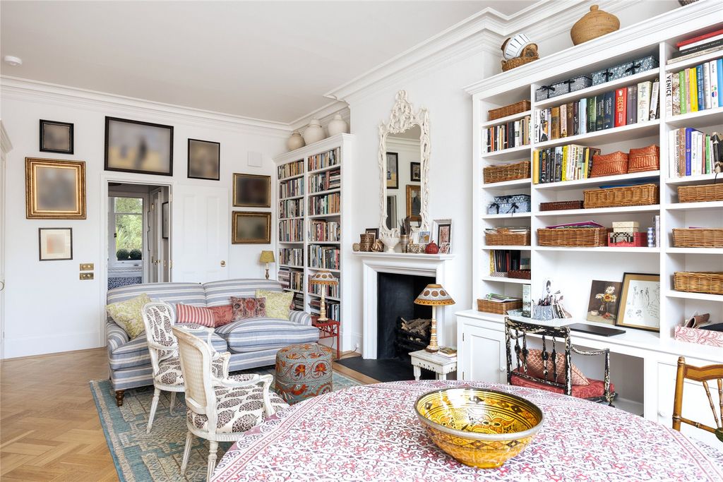 Property photo 3 of 10 Reception