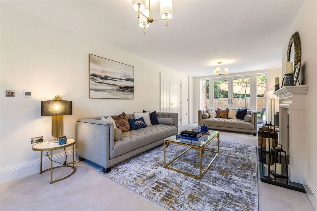 Property photo 2 of 15 Show Home
