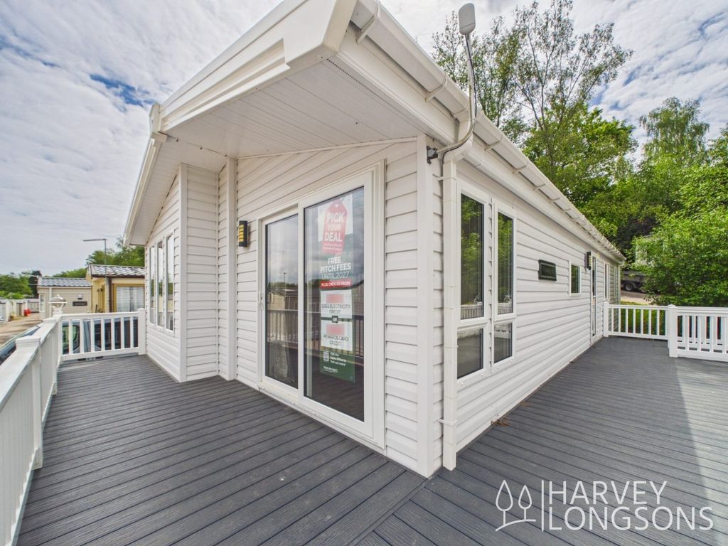 Property photo 1 of 22 Willerby Cranbrook Lodge Exterior With Wraparound Decking