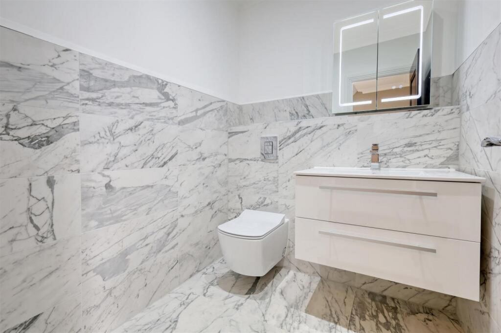 Additional image 19 of 6 bed detached house for saleIvy Chimneys, Epping CM16