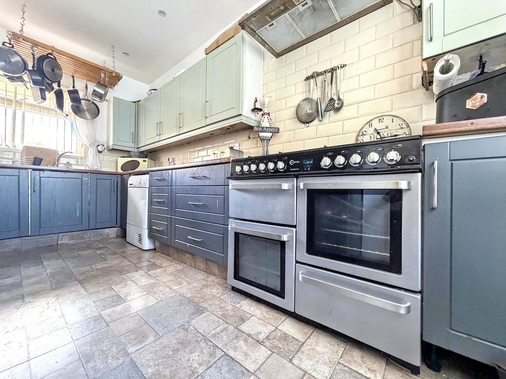 Property photo 3 of 14