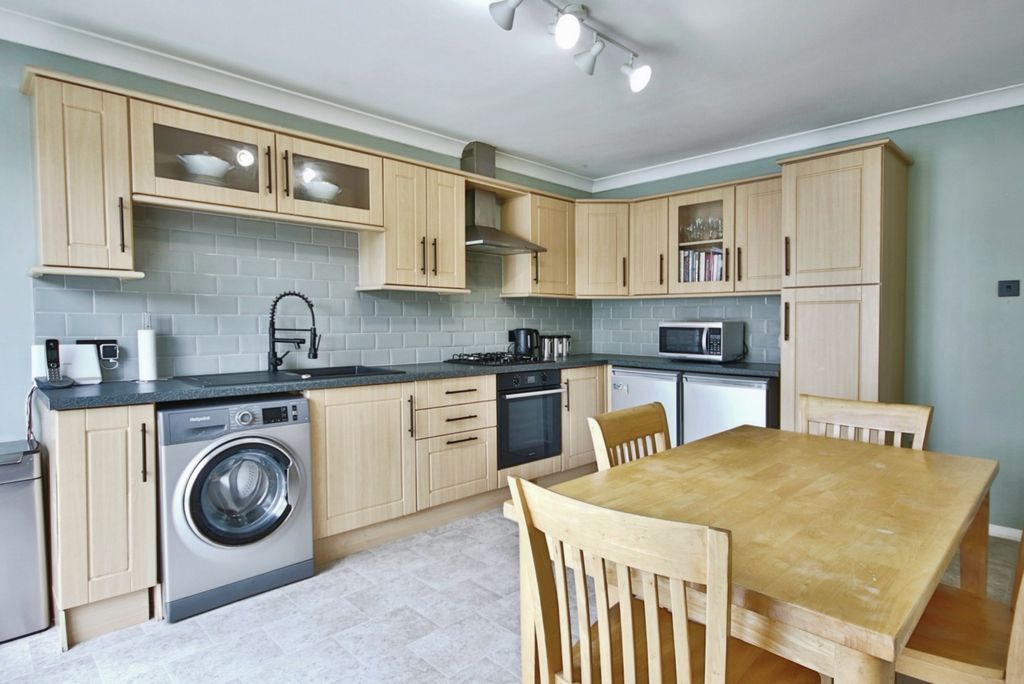 Property photo 2 of 26 4370292