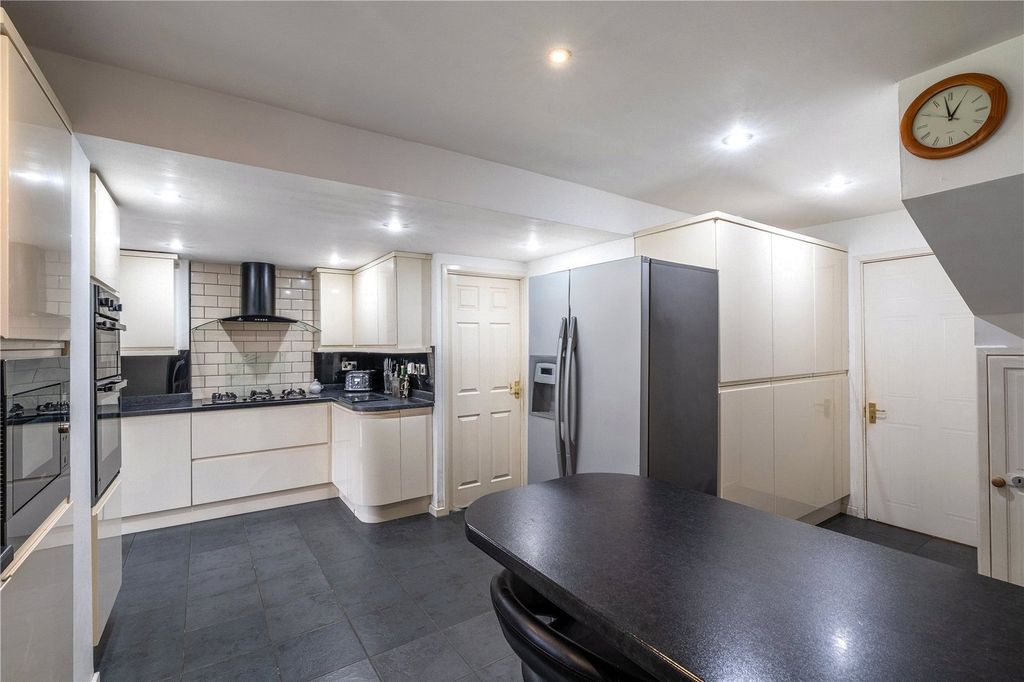 Property photo 2 of 34 Picture No. 64