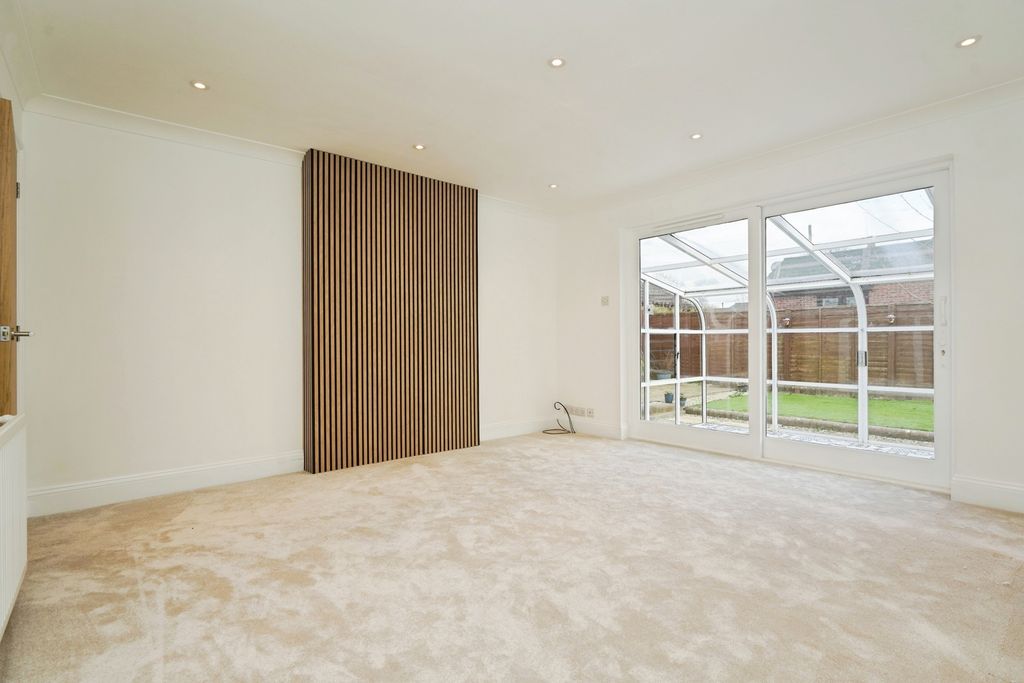 Property photo 3 of 17 Pbox-Img.Jpg