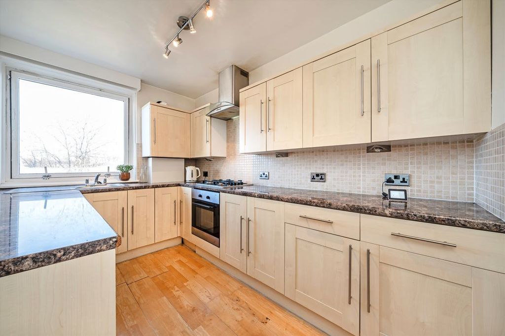 Property photo 2 of 5