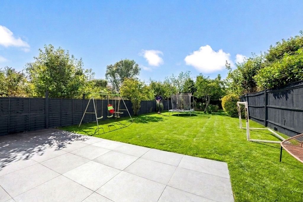 Property photo 3 of 20
