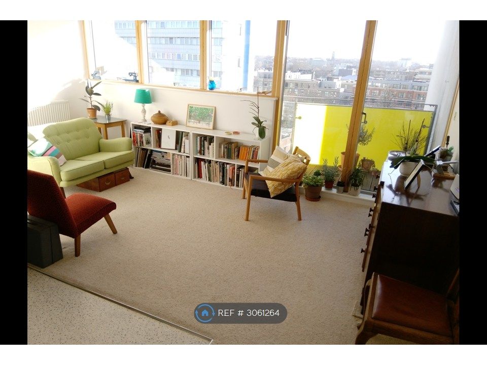 Property photo 1 of 19 Living Room