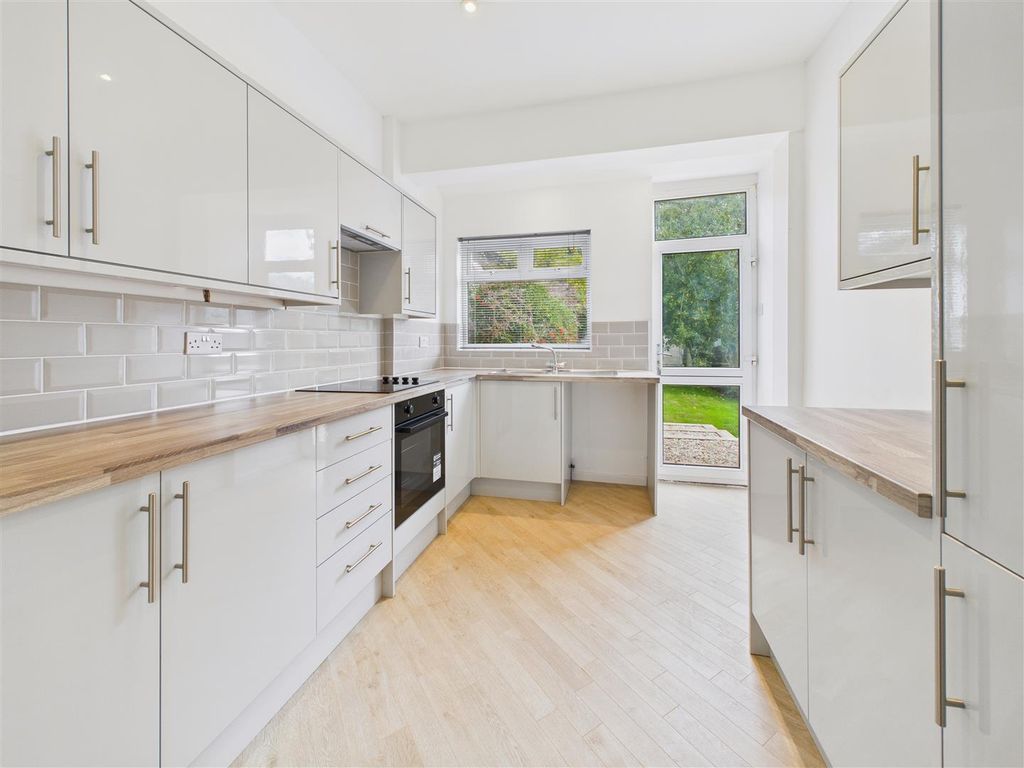 Property photo 3 of 13 Kitchen