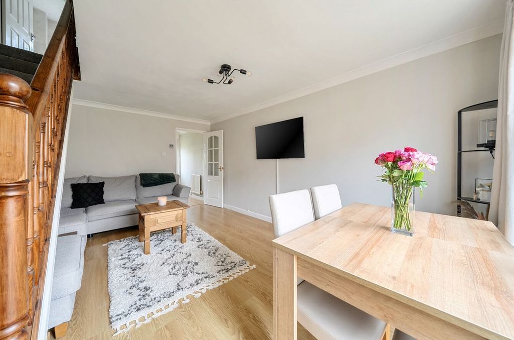 Property photo 2 of 19 14398381869d77Cf185F80