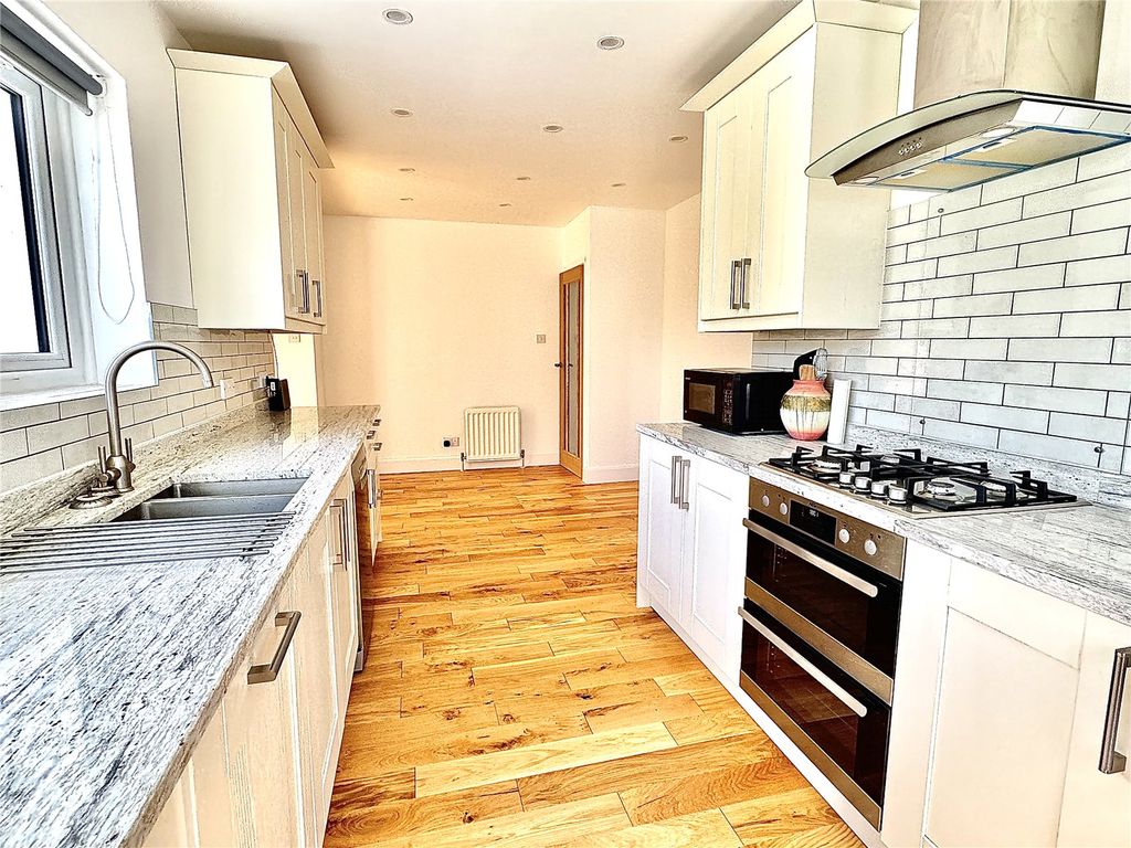 Property photo 2 of 16 Picture No. 08