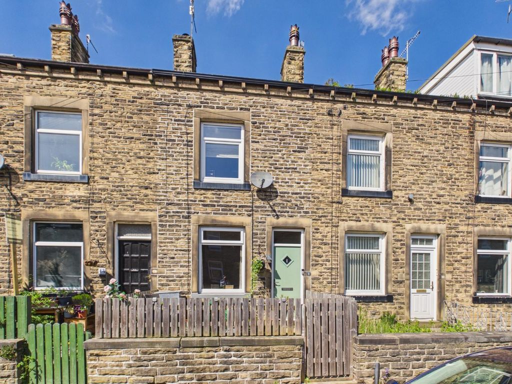 Property photo 1 of 15 Cam04899G0-Pr0339-Still016.Jpg