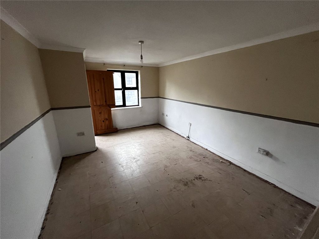 Property photo 3 of 8 Picture No. 08
