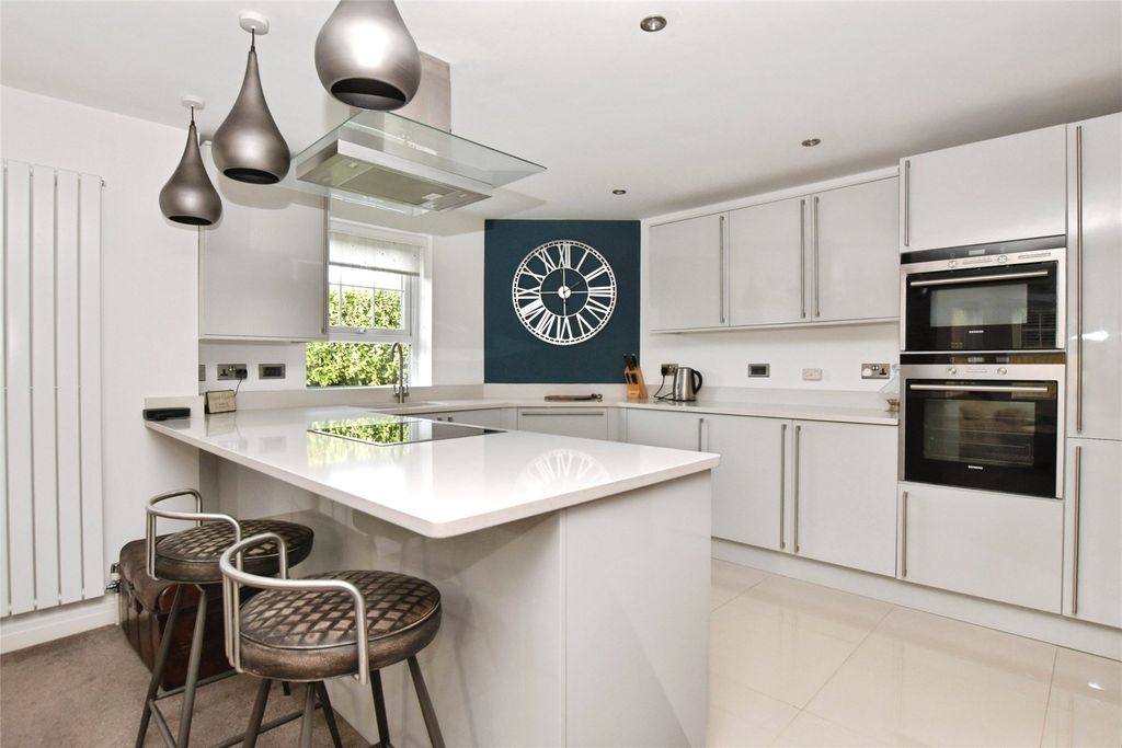 Property photo 2 of 13 Kit/Liv/Dining