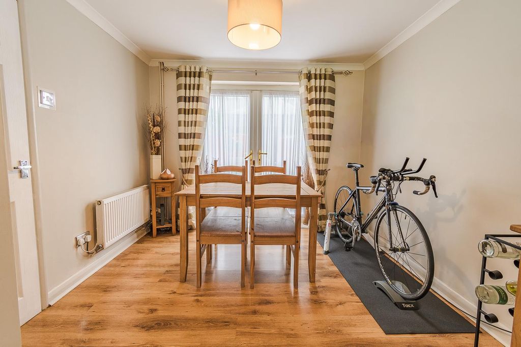 Property photo 3 of 19 Dining Room