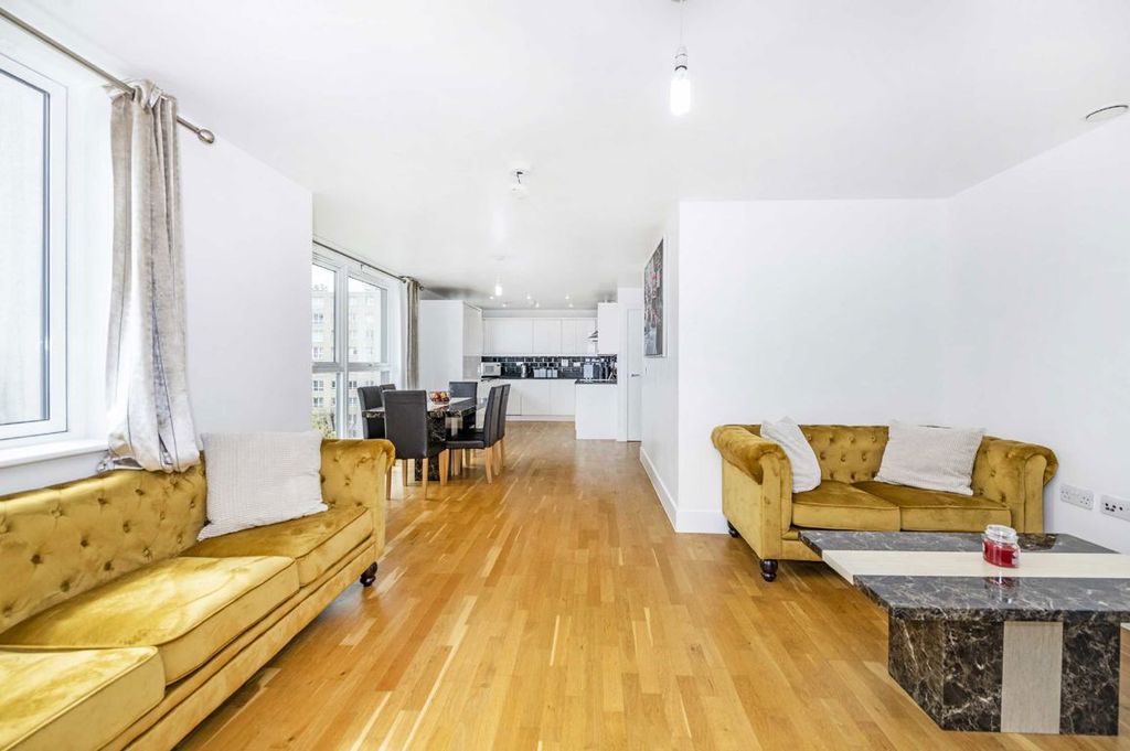 Property photo 2 of 9