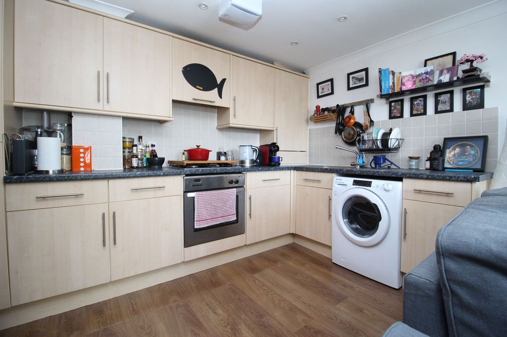 Property photo 2 of 13