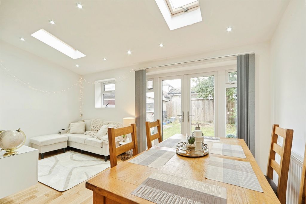 Property photo 3 of 18