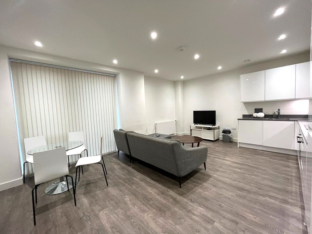 Property photo 2 of 8