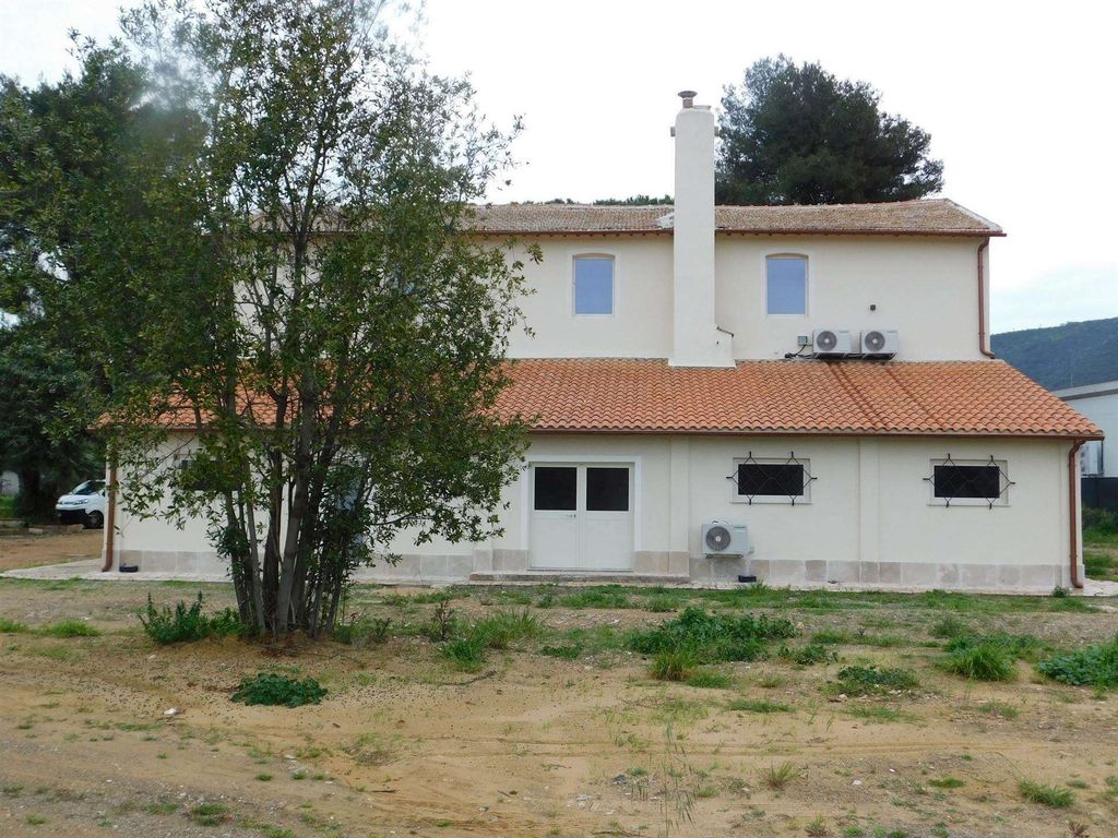 Property photo 3 of 30