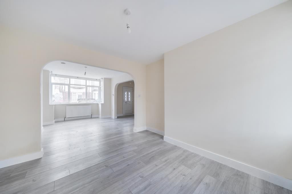 Property photo 3 of 18 Reception