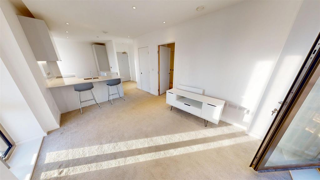 Property photo 3 of 24