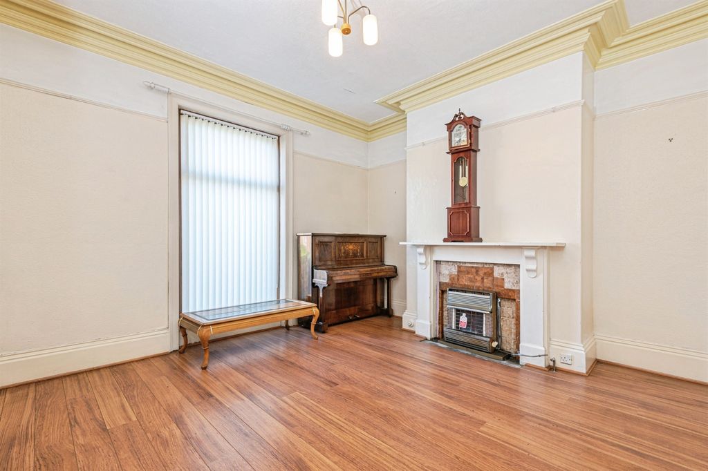 Property photo 3 of 16