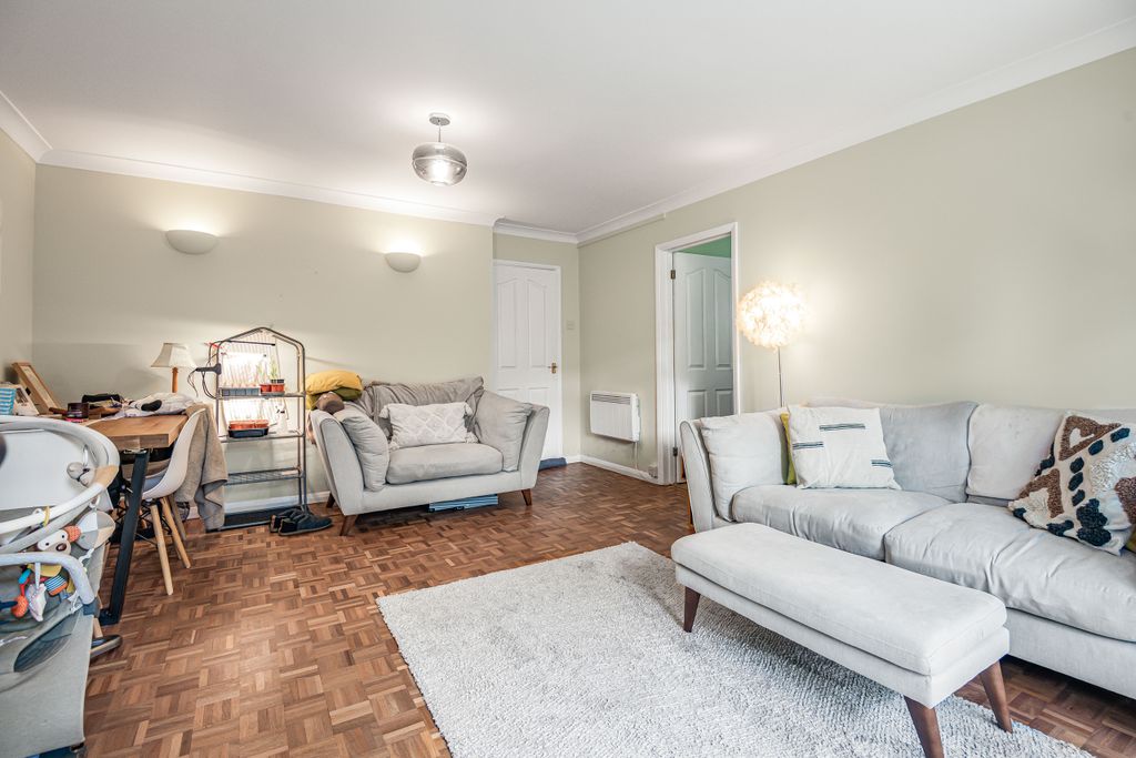Property photo 3 of 20 Cranmore Court
