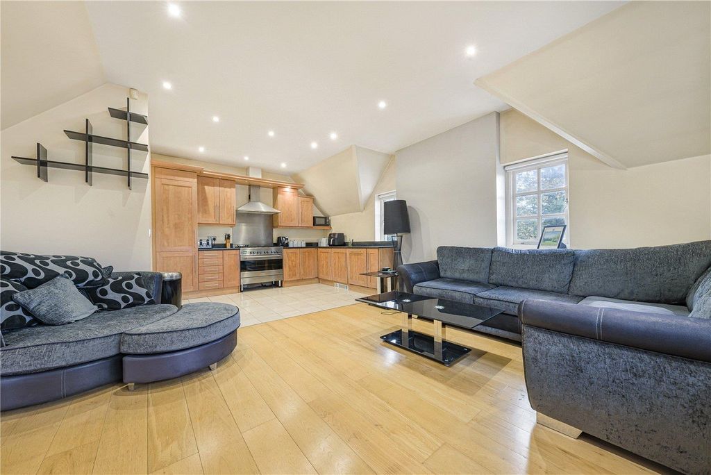 Property photo 3 of 17 Picture No. 11