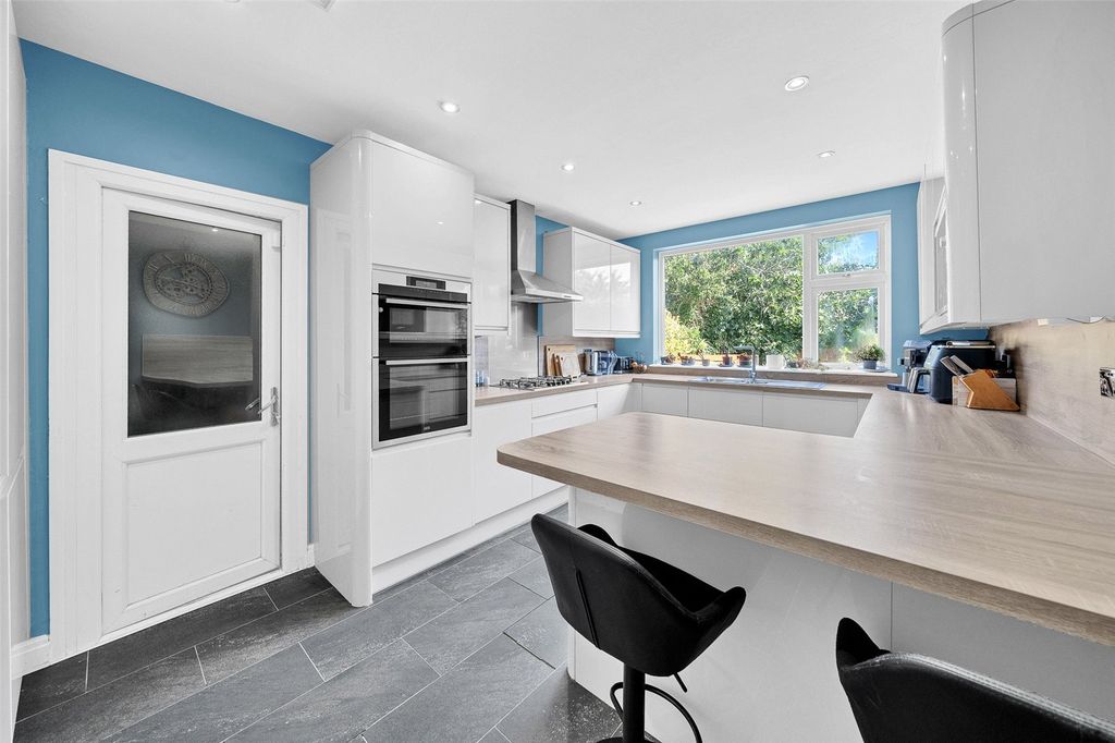 Property photo 3 of 16 Kitchen/Diner