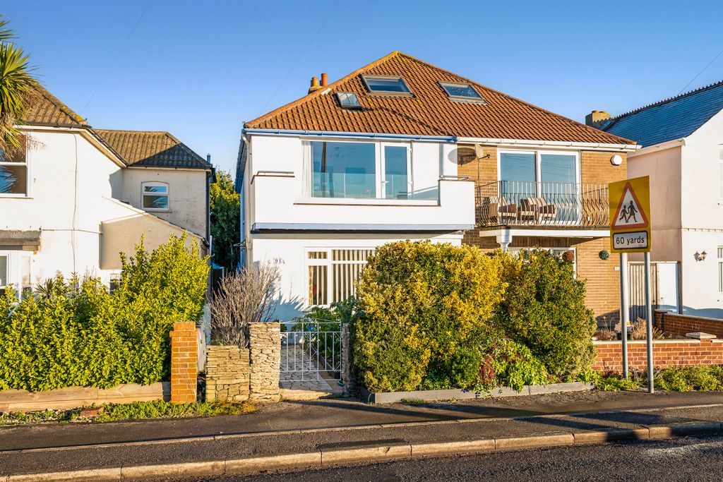 Property photo 1 of 24