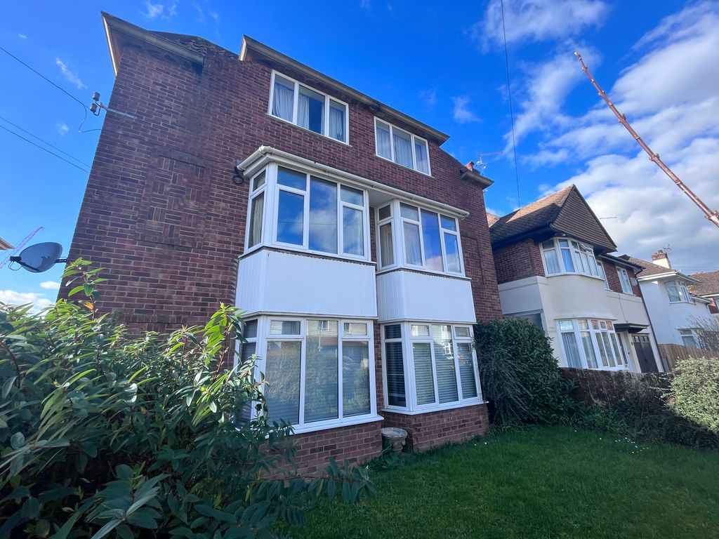 Property photo 1 of 18 Image