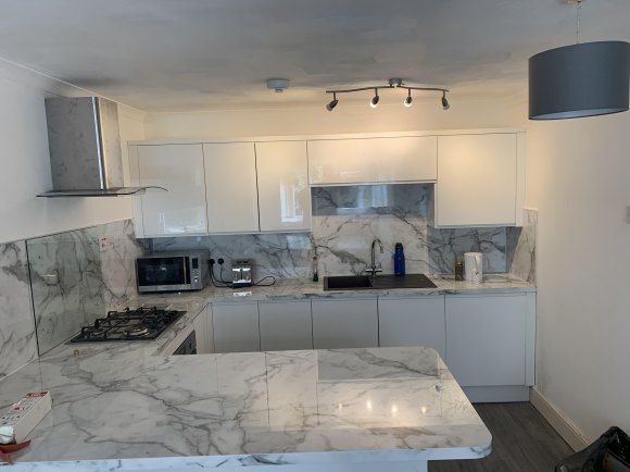 Property photo 3 of 11 Kitchen