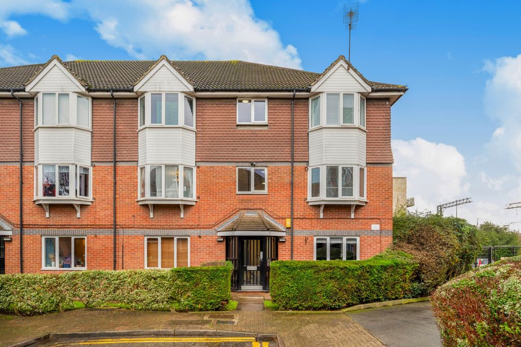 Property photo 1 of 12