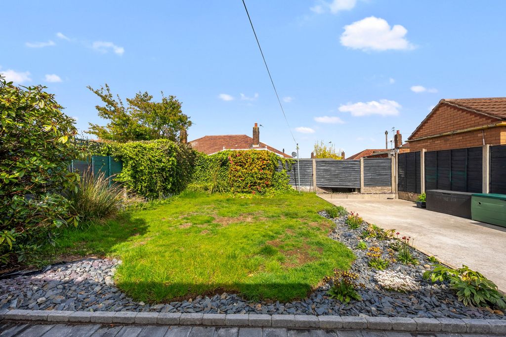 Property photo 2 of 20