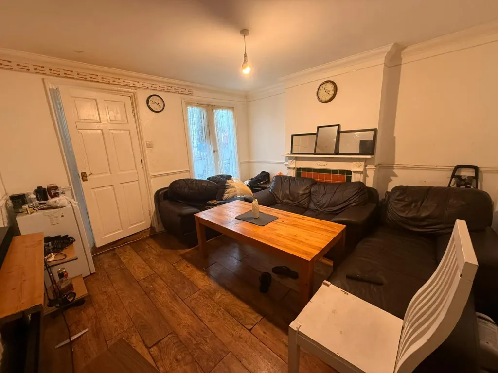 Property photo 3 of 11