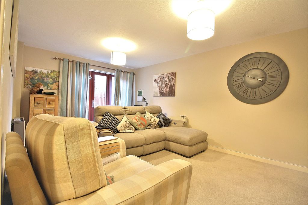 Property photo 3 of 12 Picture No. 32