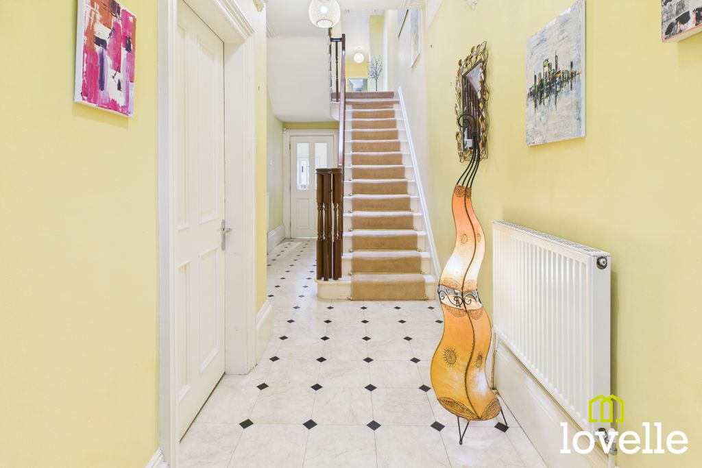 Property photo 2 of 45