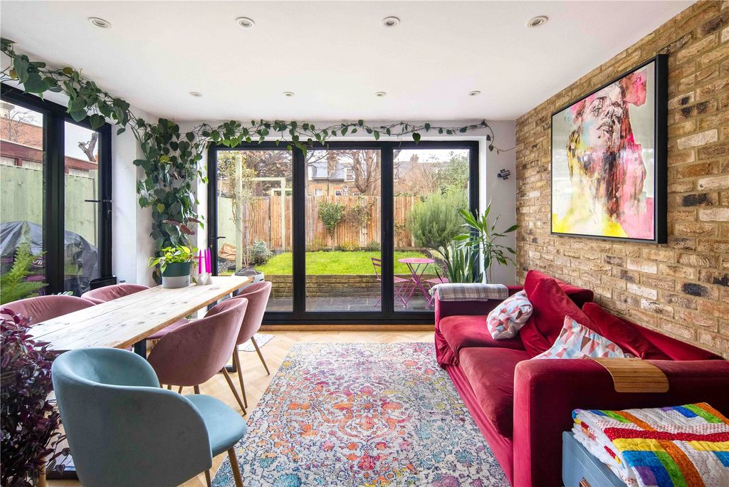 Property photo 3 of 20 Dining/Living Area