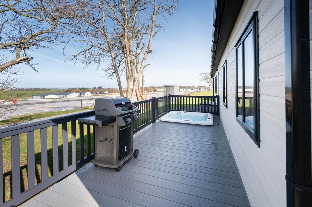 Property photo 2 of 28 Cup1458Seg Decking.Jpg