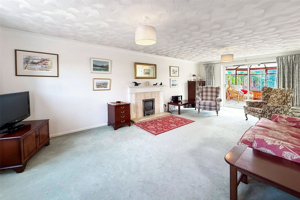 Property photo 3 of 30 Picture No. 02