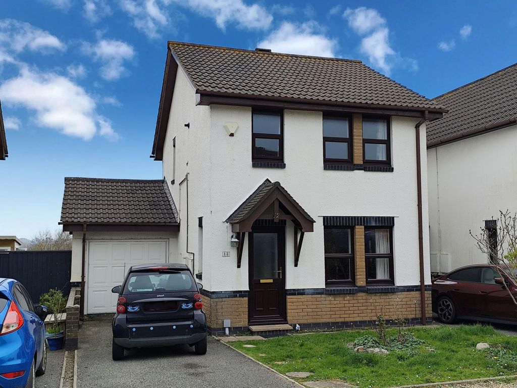 Property photo 1 of 12 External