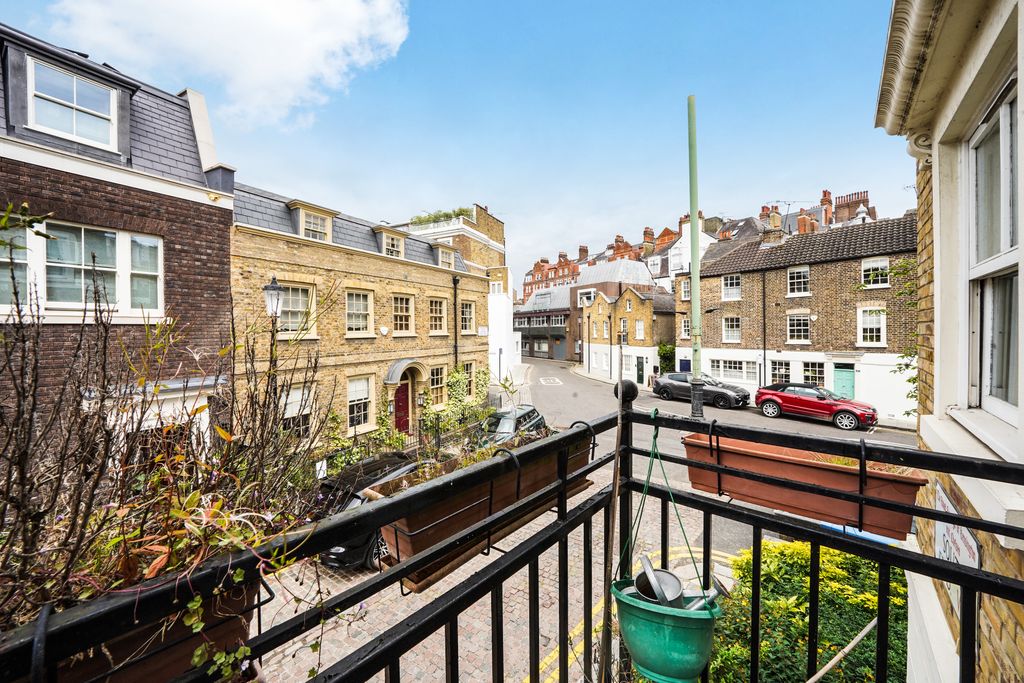 Property photo 3 of 14