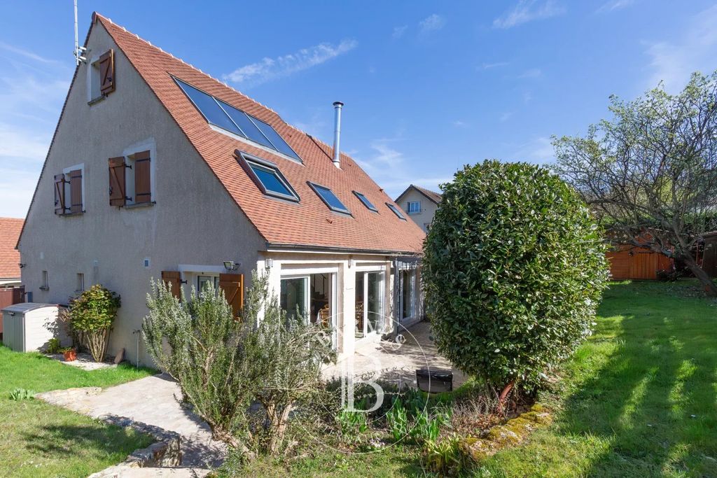 Property photo 1 of 23