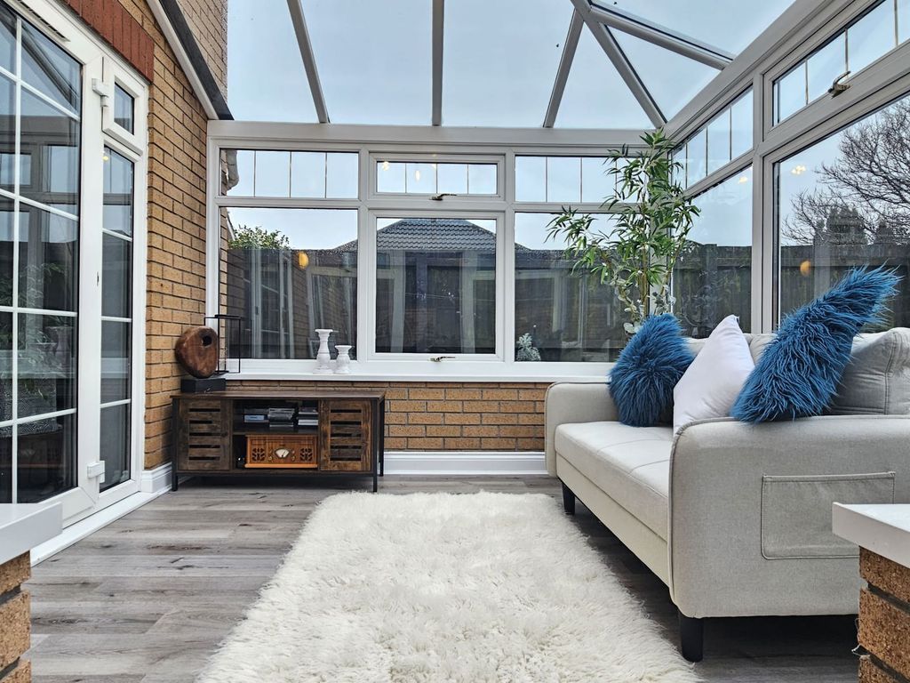 Property photo 2 of 28