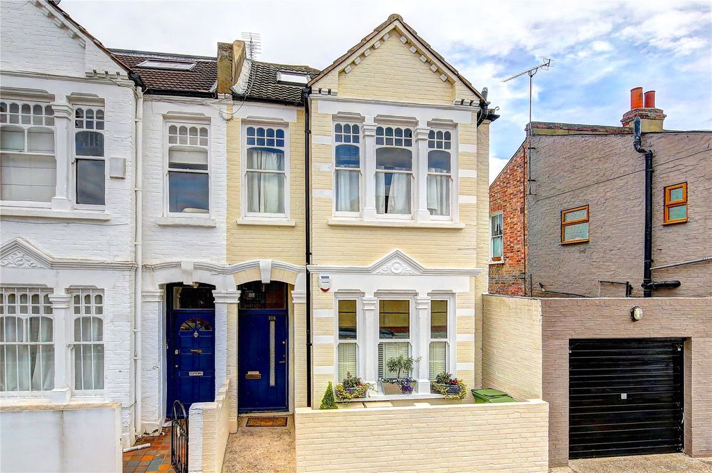 Property photo 1 of 7